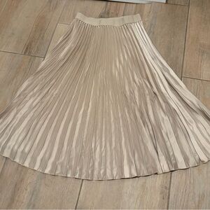 H&M Metallic Pleated Midi Skirt in Light Champagne